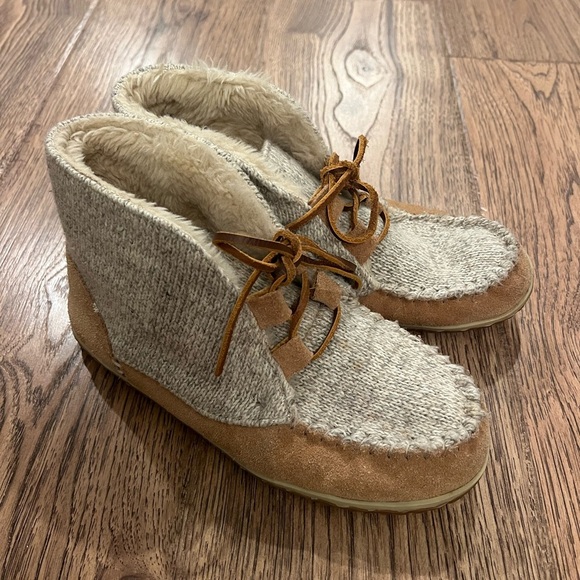 Minnetonka Women’s Torrey Laceup Boot Color:Cinnamon Women’s Size 8 EUC - Picture 1 of 4